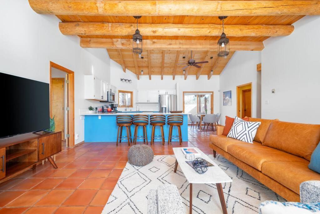 Casa Escondido- Quiet, Decks, 3br, El Dorado Holiday home *