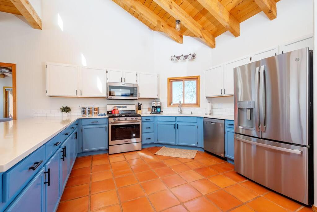 Casa Escondido- Quiet, Decks, 3br, El Dorado Holiday home *